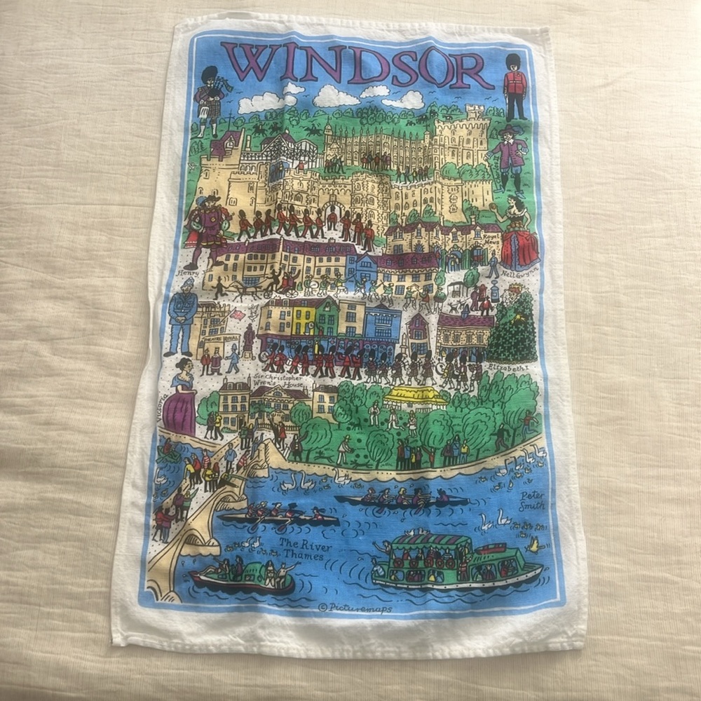 NWOT Windsor English tea towel